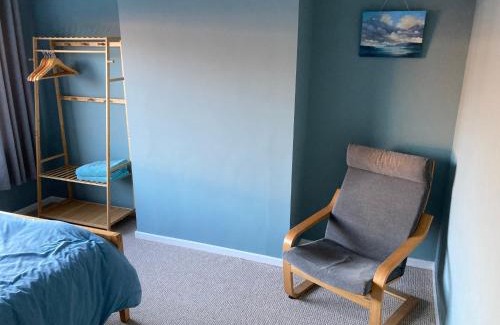 Dundonald Casa | Cosy at Cumberland - Double room with shared bathroom