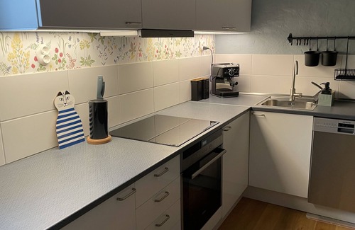 Enskede Apartamento | Cosy basement flat in the heart of Tallkrogen - your perfect Stockholm oasis