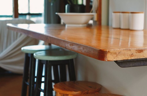 Great Barrier Island Casa | Cosy beach house meters from Okupu Bay