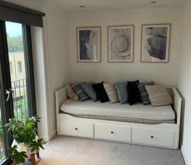 Vassall Cama Y Desayuno | Cosy bedroom in Luxury apartment