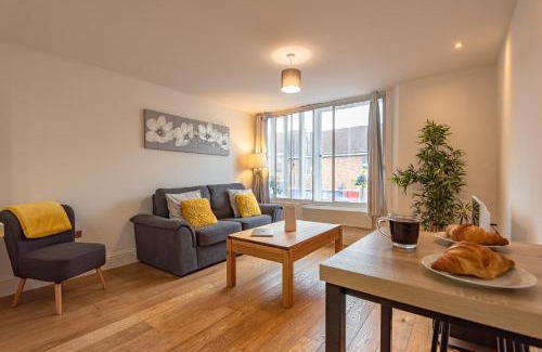 Newbury Apartamento | Cosy & Bright 2 Bedroom Apartment in Newbury Town Centre - SLEEPS 7