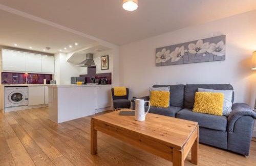 Newbury Apartamento | Cosy & Bright 2 Bedroom Apartment in Newbury Town Centre - SLEEPS 7