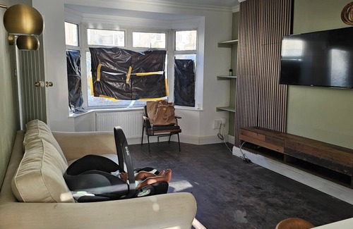 Chatham Casa | Cosy Bright Luxury Modern 3 Bedroom House near Chatham Station