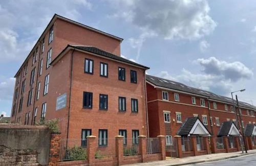 Liverpool Hotel | Cosy Budget En-suites, Optional Kitchen, Liverpool