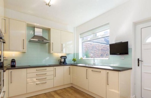 Wigan Casa | Cosy Bungalow In Swinley