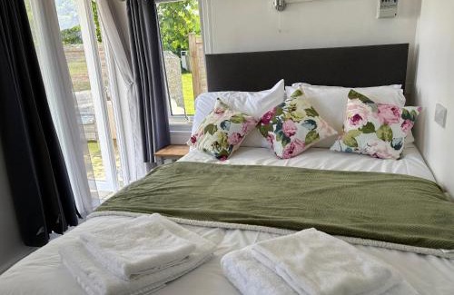 Kingsbridge Chalet De Esquí | Cosy Cabin for two with country side views, near Kingsbridge