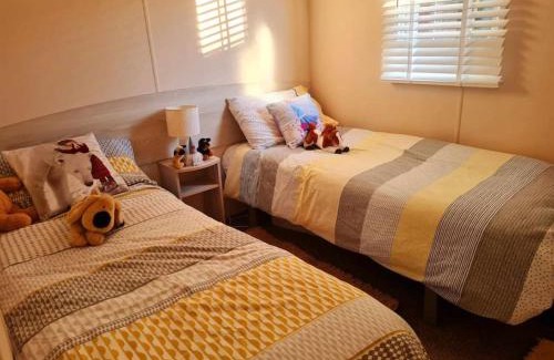 New Forest District Apartamento | Cosy cabin in Milford on Sea Full Passes included