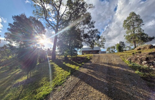 Broke Cabina | Cosy Cabin located in the Broke Valley approx 30 mins to Pokolbin & Wollombi