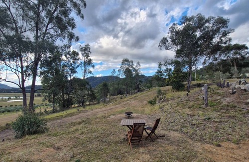 Broke Cabina | Cosy Cabin located in the Broke Valley approx 30 mins to Pokolbin & Wollombi