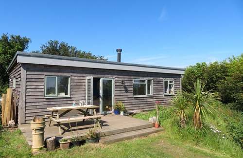 Mortehoe Cabina | cosy cabin, sleeps 6 close to coast path, pubs and beaches