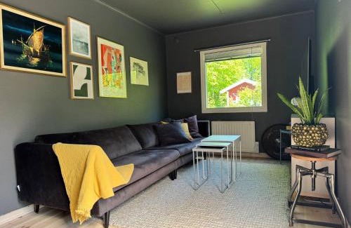 Ljungbyhed Casa | Cosy cabin w fireplace 3 mins from Söderåsen Park