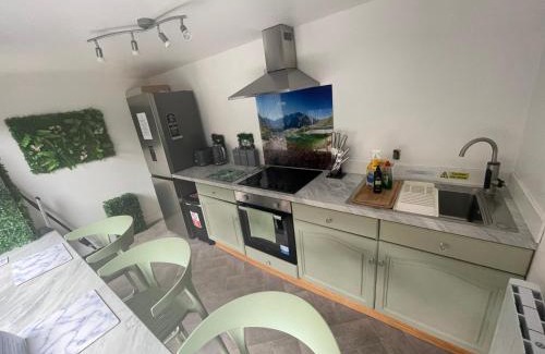 Bircotes Apartamento | Cosy cabin with private bathroom