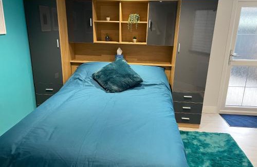 Bircotes Apartamento | Cosy cabin with private bathroom