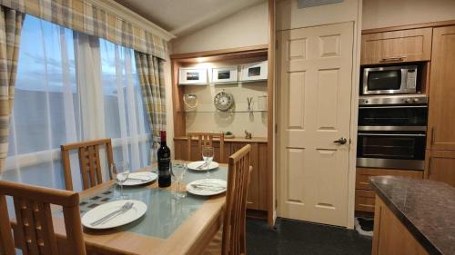 Llanbedrgoch Otro | Cosy Caravan Ty Newydd