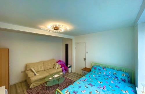 Wandle Valley Casa | Cosy Carshalton Double Retreat