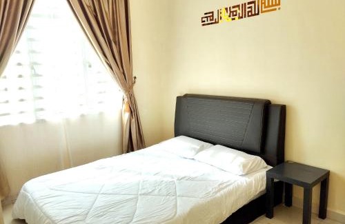 Kampung Darat Mak Bar Casa | Cosy Casa Hana 4BR 3B
