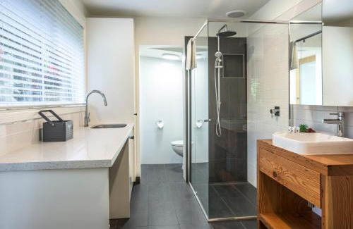 Olinda Casa | Cosy, central Olinda Camellia Cottage