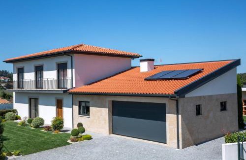 Barcelos Chalet De Esquí | Cosy Chalet in Várzea with Private Pool