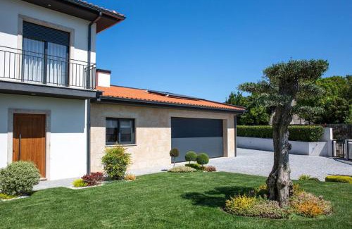 Barcelos Chalet De Esquí | Cosy Chalet in Várzea with Private Pool