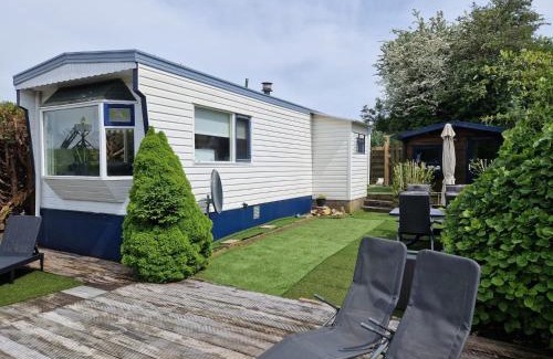 Ooltgensplaat Casa | Cosy chalet with garden, cleaning included