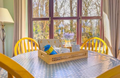 Kewstoke Casa | Cosy & Characterful, Seaside Cottage, Dog Friendly