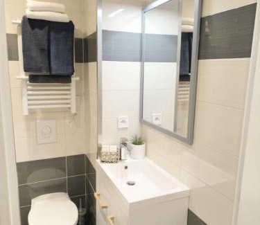 Prado - Republique Apartamento | Cosy & Chill Studio avec piscine résidentielle & Proche centre ville- IDéal pour couple et professionels