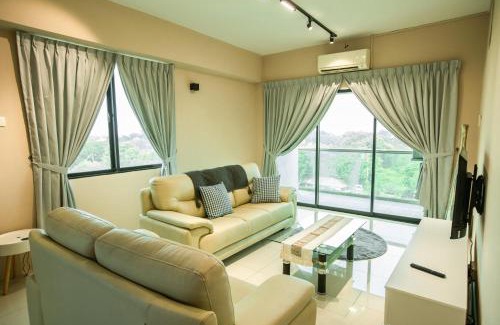Taman Istana Apartamento | Cosy City-View Suite in Town