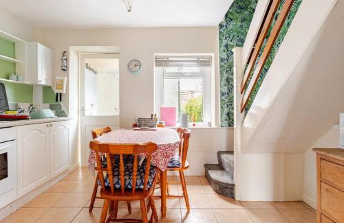 Haverigg Casa | Cosy, coastal cottage- Beach, Pub and shop nearby