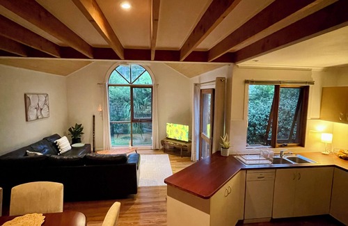 Broulee Casa | Cosy Coastal Nest