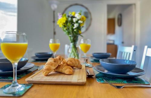 Kewstoke Casa | Cosy Coastal Retreat-Dog Friendly
