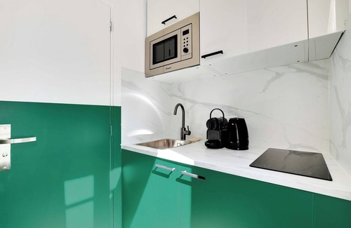 18th Arrondissement Apartamento | Cosy Cocoon for 2P With A/C - Near Montmartre