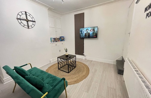 Harehills Casa | Cosy Contractor Stay-Sleeps 4