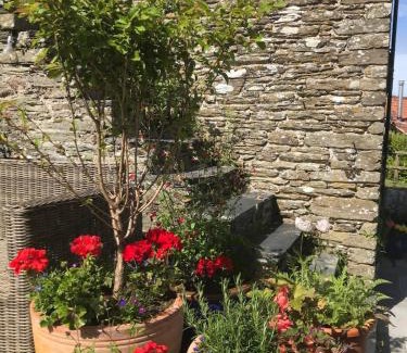 Totnes Casa | Cosy converted granary set in quiet countryside