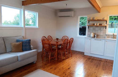 Cooma Casa | Cosy Cooma Holiday Home in the Snowy Mountains.