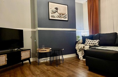 Abertillery Casa | Cosy Cottage by Flying Stays