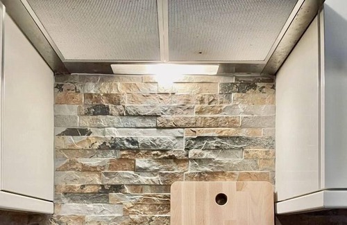 Abertillery Casa | Cosy Cottage by Flying Stays