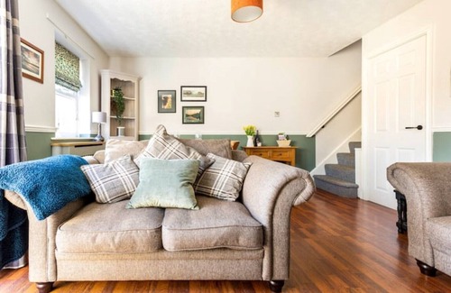Warton Cabaña | Cosy Cottage easy access to Lakes - pet friendly