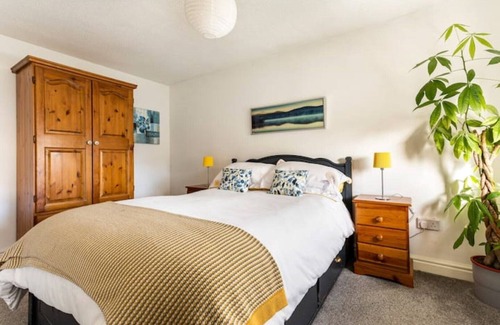 Warton Cabaña | Cosy Cottage easy access to Lakes - pet friendly