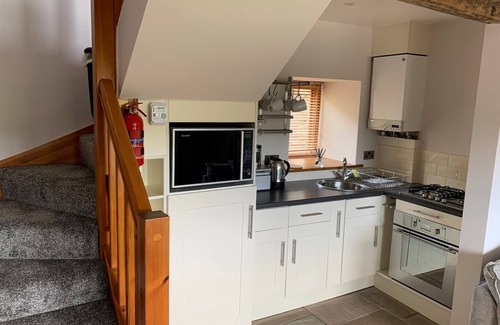 Oxenhope Cabaña | Cosy cottage for two with secure parking and EV charging