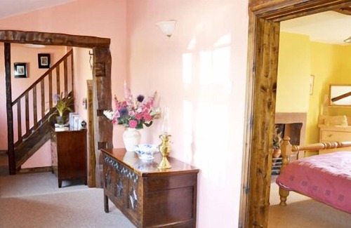 Wing Cabaña | Cosy Cottage, lleno de carácter ubicado junto a un Woodland Drive