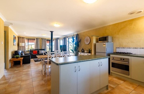 Kronkup Cabaña | Cosy cottage Honeyeater, Rural retreat close to Beautiful Beaches