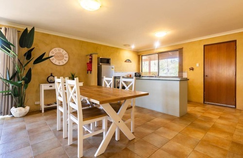 Kronkup Cabaña | Cosy cottage Honeyeater, Rural retreat close to Beautiful Beaches