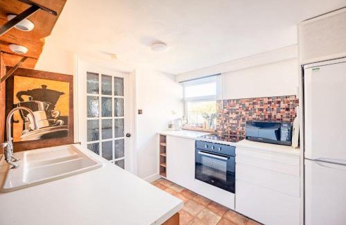 Vobster Casa | Cosy Cottage nr Babbington House Private Parking