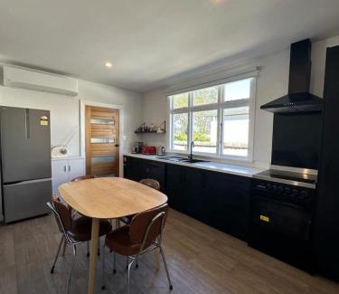 Methven Casa | Cosy Cottage on Allen St