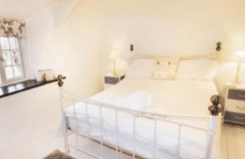 Fivelanes Casa | Cosy Cottage Real Fire Nearby Pub Garden Parking