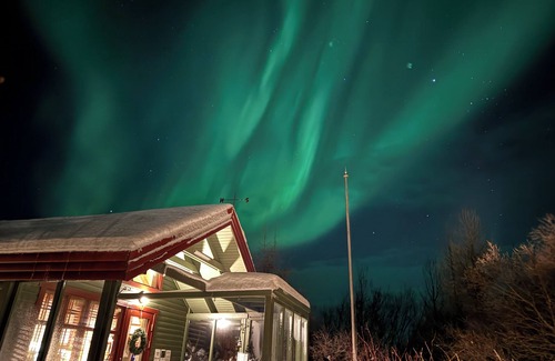 Borgarnes Cabaña | Cosy cottage with a jacuzzi close to Krauma, Hraunfossar and Langjokull glacier