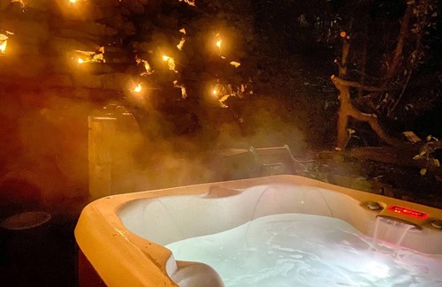 East Morton Casa | Cosy Cottage with hot tub and Sauna