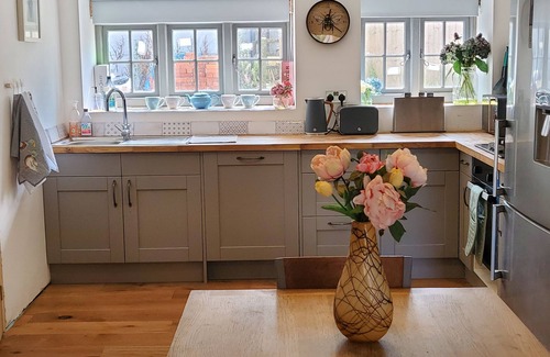 Honiton Cabaña | Cosy cottage with hot tub in the Blackdown Hills , Devon