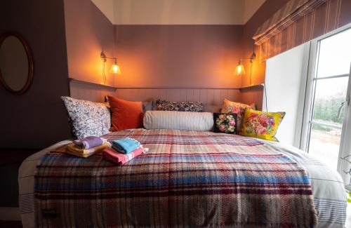 Scunthorpe Casa | Cosy Cottage with Spa, Catering, Nature Reserve Walks, Large Garden, Free Parking - Self Checkin