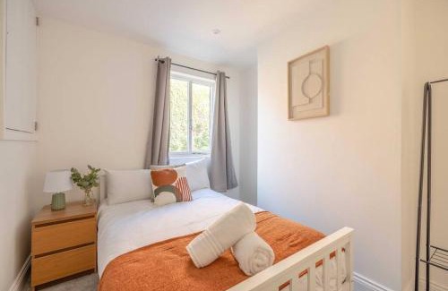 Windsor City Centre Casa | Cosy Cottage: Your Central Windsor Retreat